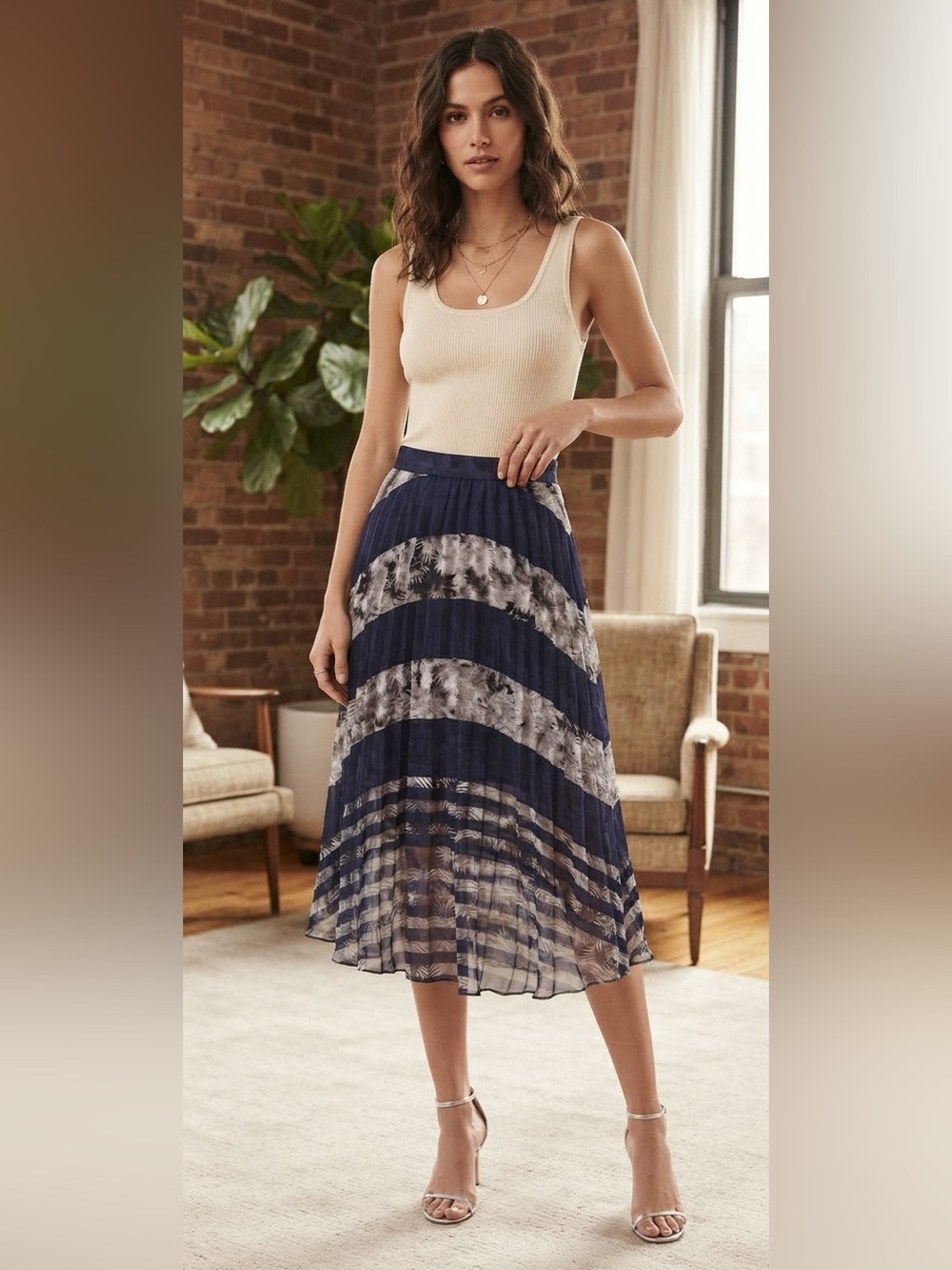 Astr High Waisted Pleated Midi Skirt, Size Small